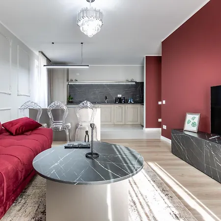 92- Urban Plaza Apartment *