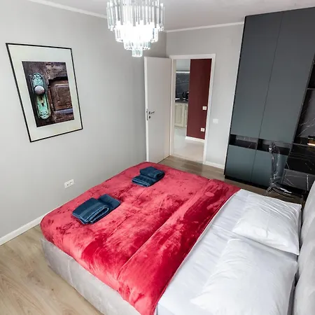 Apartment 92- Urban Plaza