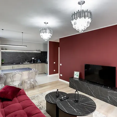 92- Urban Plaza Apartment *