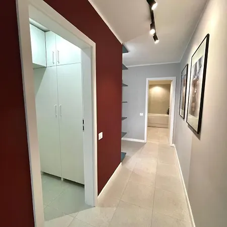 Apartment 92- Urban Plaza