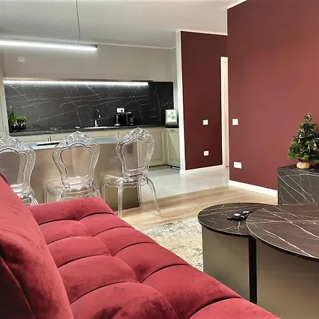 92- Urban Plaza Apartment *
