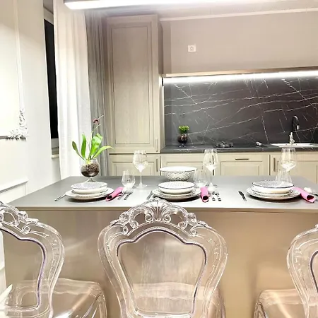 92- Urban Plaza Apartment Brasov